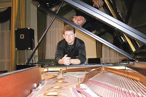 Jubiliejų džiazo pianistas sutinka fantastišku leidiniu