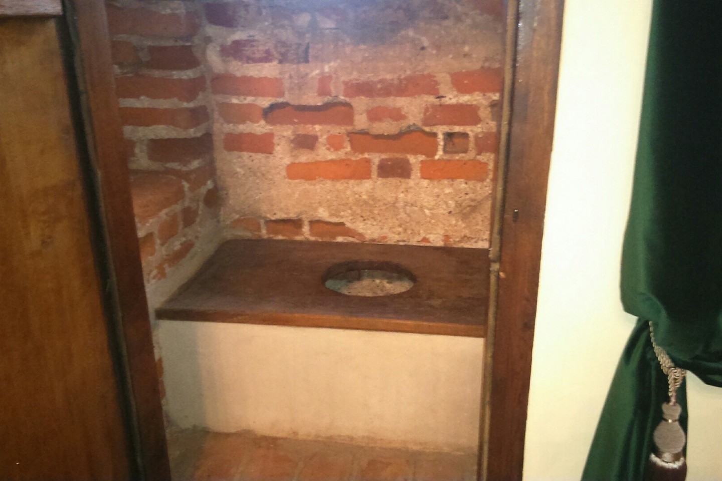A.Karaliūno nuotr.<br>Burmistro darbo kabinete veikė ir tualetas.