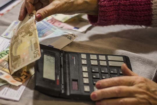 Algos kilo statistikos lentelėse, tikrovėje – tik kai kuriems