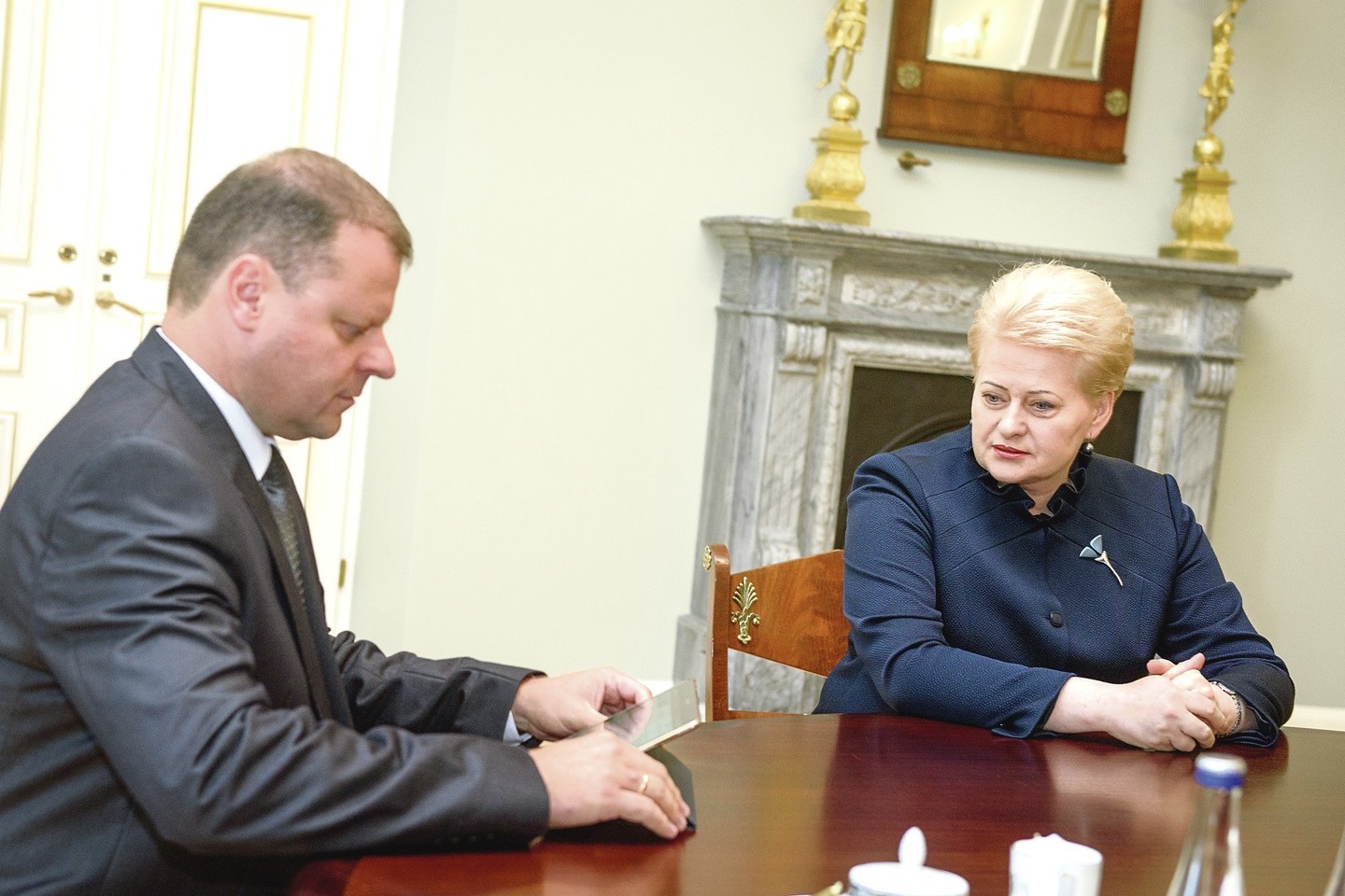 Tik prisiminimuose liko, kai D.Grybauskaitė draugiškai kalbėjosi su S.Skverneliu.