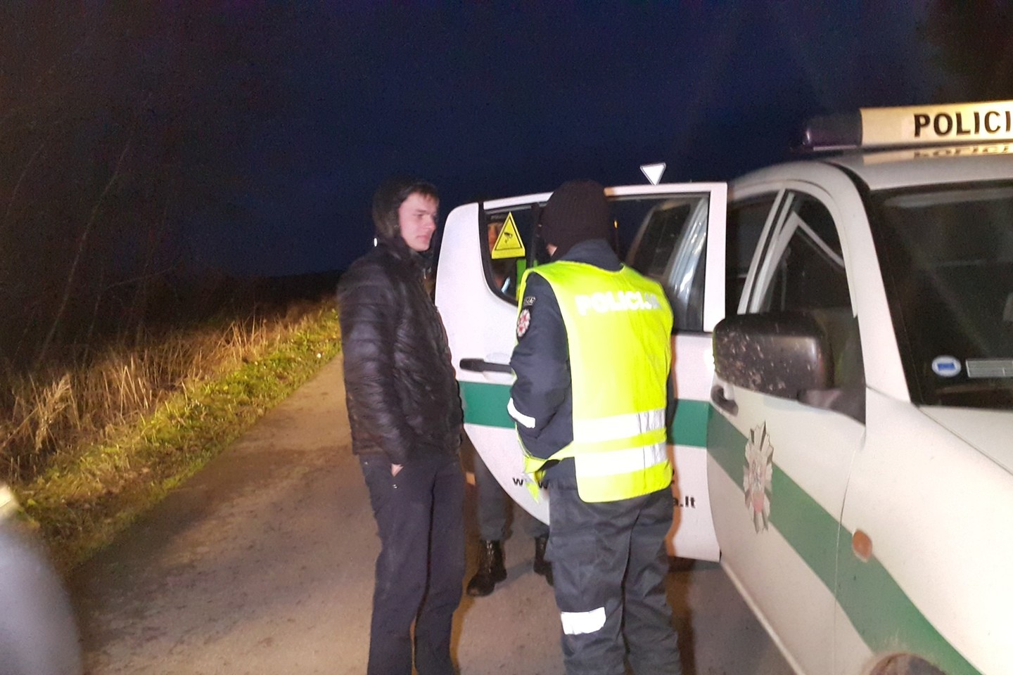 Šilutės rajone girtas vairuotojas kartu su draugu įlėkė į griovį.