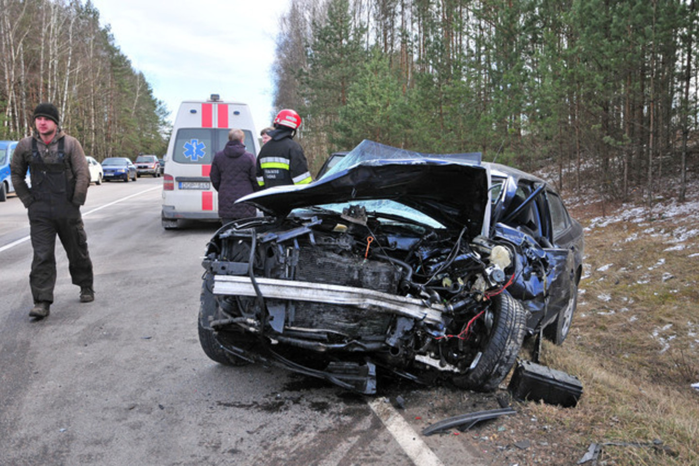 Panevėžyje susidūrus dviem automobiliams, nukentėjo „VW Passat“ vairuotojas.