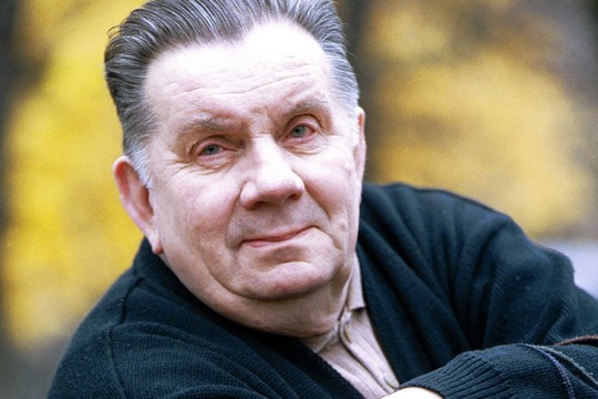 Mirė Kauno dramos teatro aktorius ir rašytojas Antanas Žekas