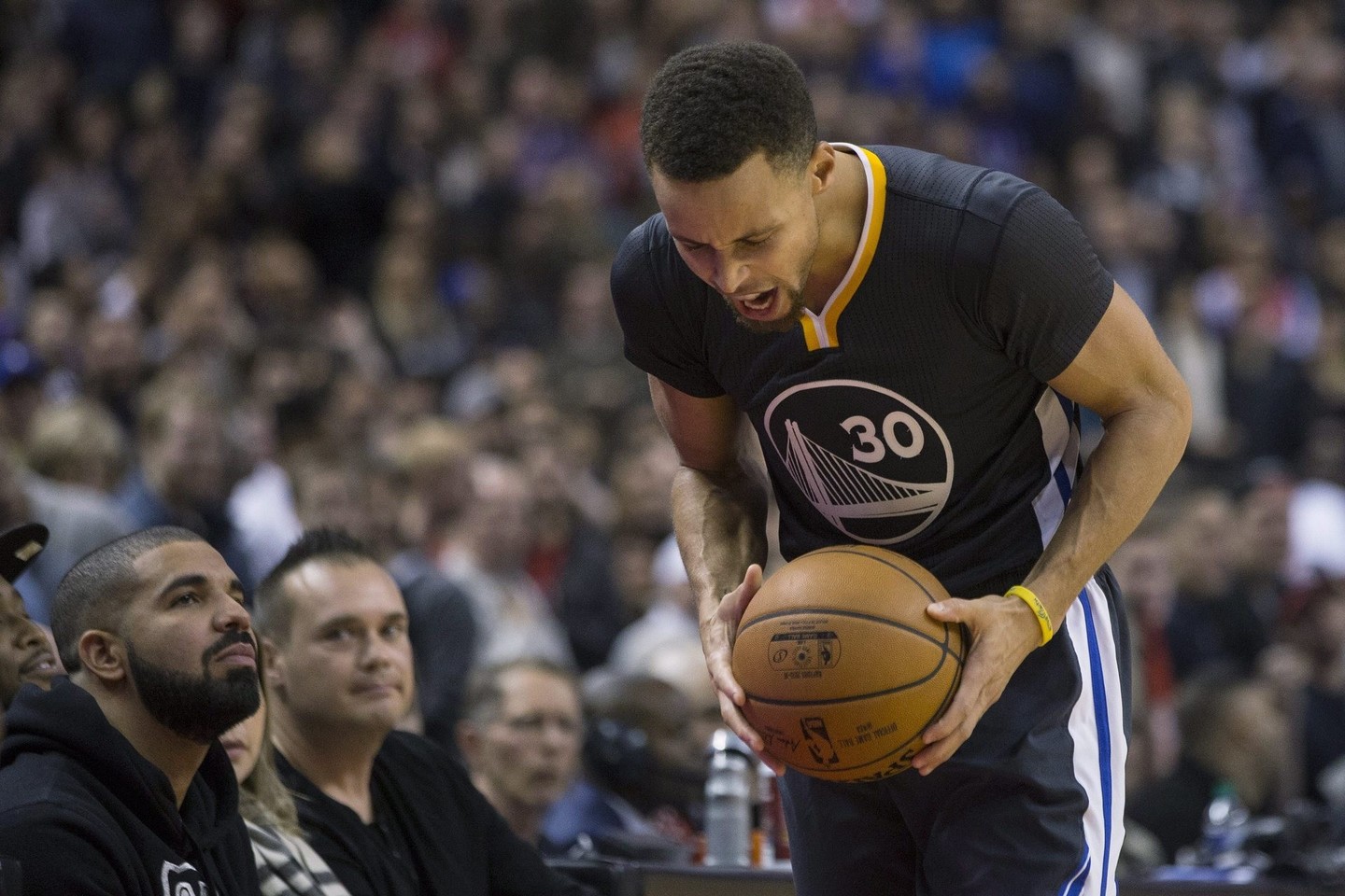 C.Curry ir vėl išplėšė pergalę „auksiniams kariams“.