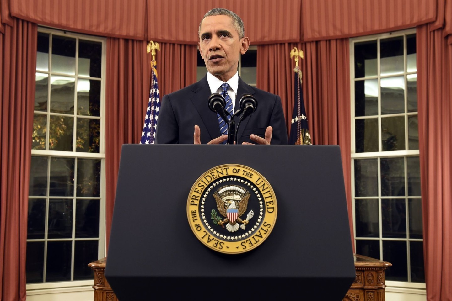 B.Obama į tautą kreipėsi iš Ovaliojo kabineto.