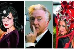 Skrybėlių meistras lyg burtų lazdele pakeičia moters įvaizdį