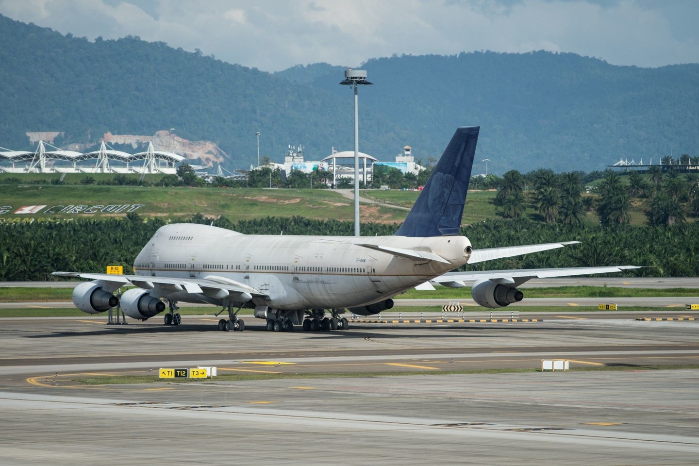 Trys palikti lėktuvai gali būti parduoti.<br>AFP/“Scanpix“ nuotr.