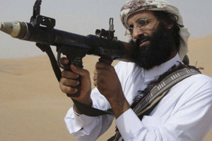 Al Qaeda išplatintame įraše 3 vyrai pripažįsta šnipinėję kitiems