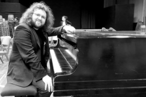 Pianisto Kalėdų dovana – žavi Fryderyko Chopino valsų girlianda