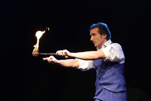 „DiArchy“ iliuzionistas A. Gaičiūnas su tėvais pateko į avariją