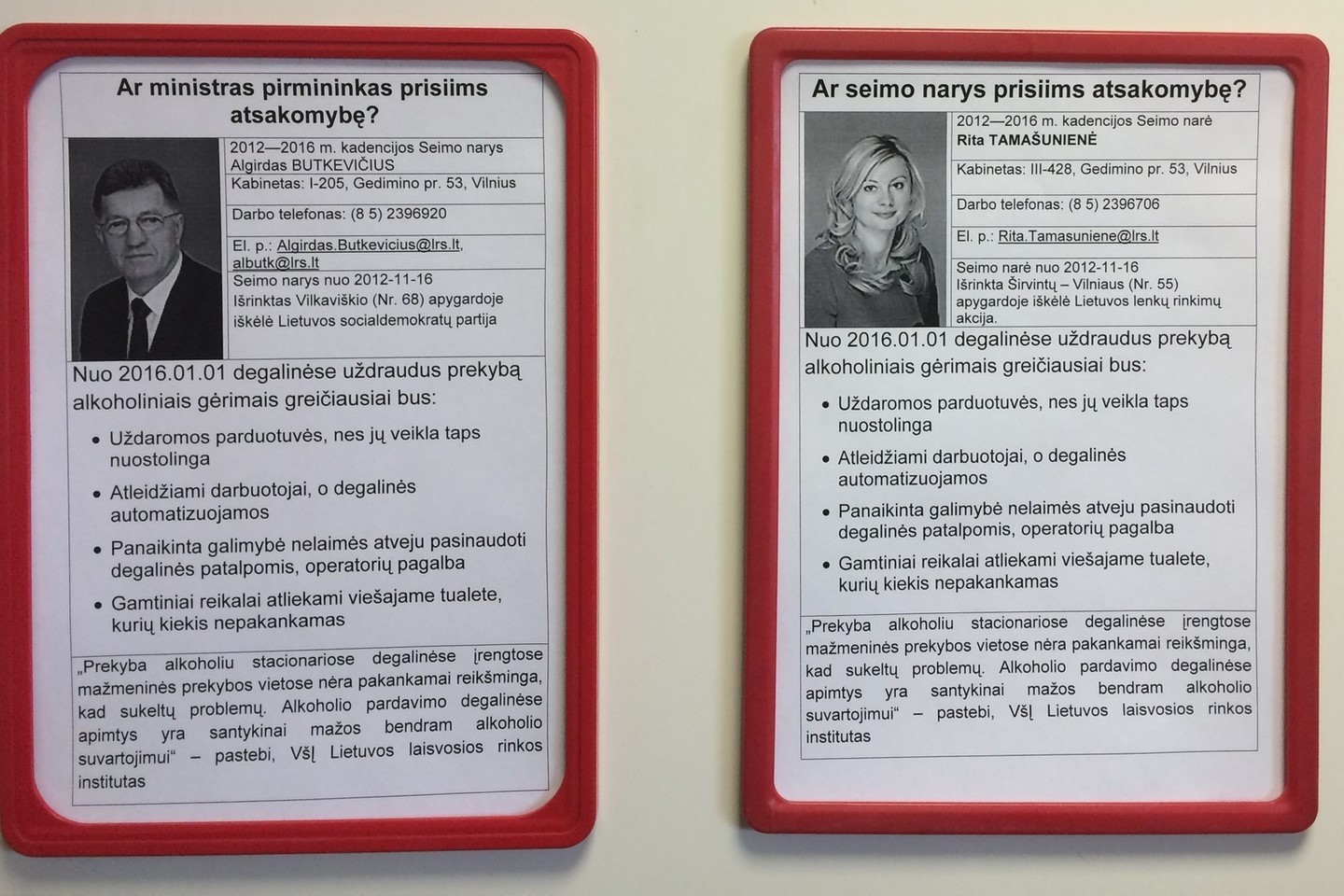 Tokie įreminti plakatai atsirado kai kuriose degalinėse.