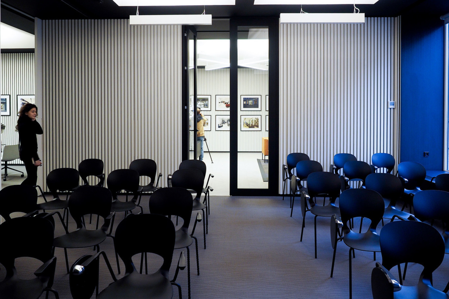 150 kv. metrų erdvėje įrengta konferencijų salė, du pasitarimų kambariai ir kabinetai.<br>V.Ščiavinsko nuotr.