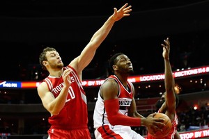 Donatas Motiejūnas pelnė pirmuosius taškus šį NBA sezoną