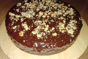 Žiemos prieskoniais kvepiantis šokolado ir bananų pyragas