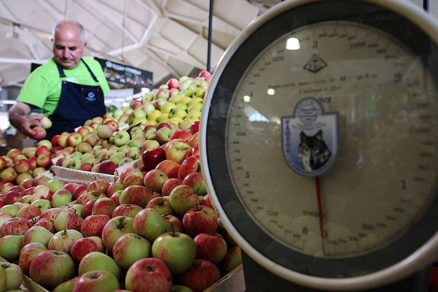 Žinomas verslininkas sukritikavo iš Europos Sąjungos įvežtų produktų naikinimą.