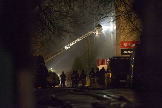 Per gaisrą Rusijos mašinų gamyklos sandėlyje niekas nenukentėjo