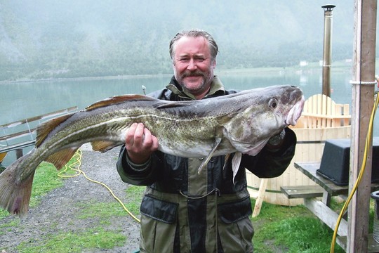 Žvejoti mėgstantis medikas: kodėl geriau valgyti mažesnes žuvis