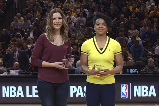 NBA arenoje – „ačiū“ lietuvei už išgelbėtą gyvybę