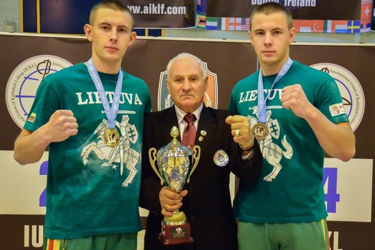 Lietuvą pasaulyje garsina svarsčių kilnotojai broliai dvyniai