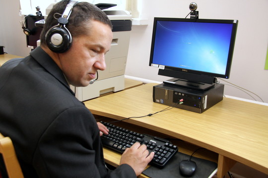 Kaip padėti neregiui?