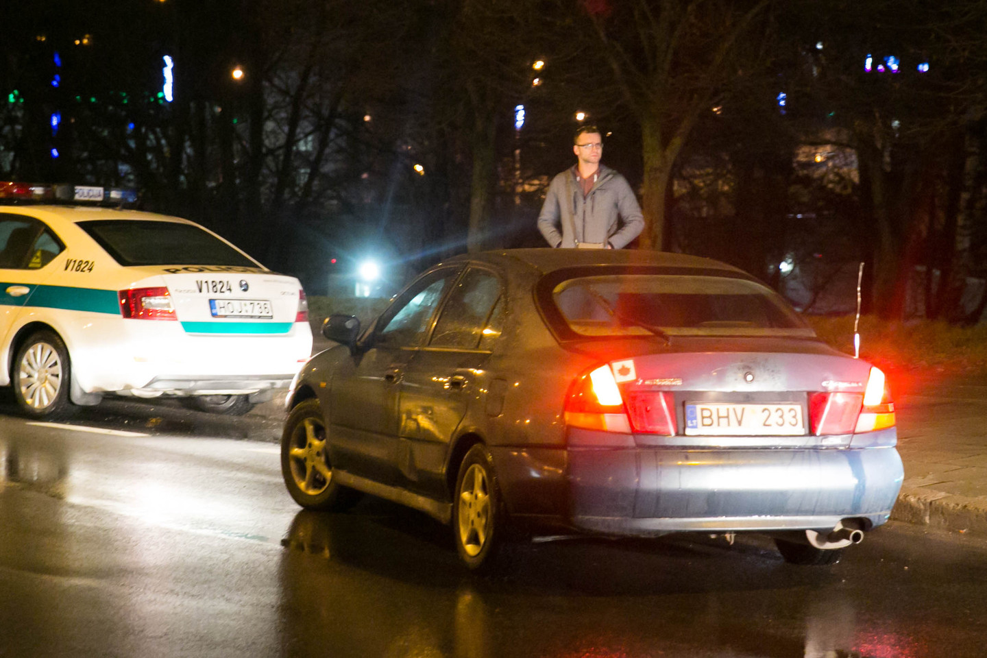 Naktį iš šeštadienio į sekmadienį reidą surengę pareigūnai: automobilių miesto gatvėse buvo nedaug.<br>T.Bauro nuotr.