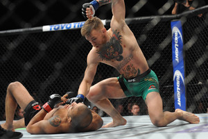 Kovoje dėl UFC čempiono diržo – nokautas po 13 sekundžių