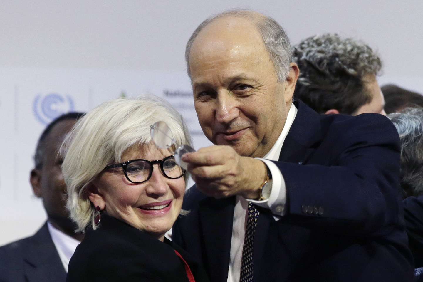L.Tubiana ir L.Fabiusas žibėjo Paryžiaus klimato kaitos konferencijoje.
