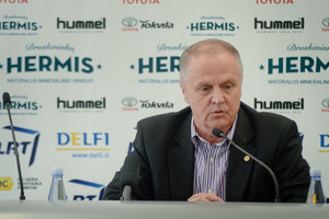 Liberalų užmojis: stabdyti futbolo federacijos finansavimą