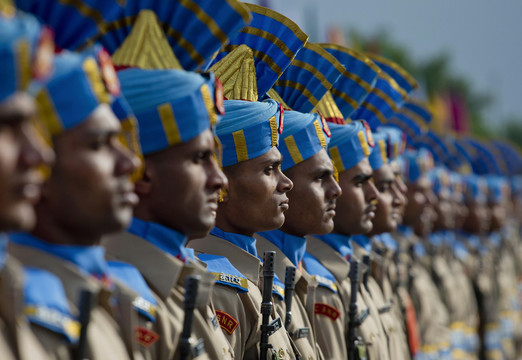 Nauji kariai prisijungė prie Indijos saugumo karių, kurie kovoja prieš islamo partizanus Kašmyro regione.<br>AP nuotr.