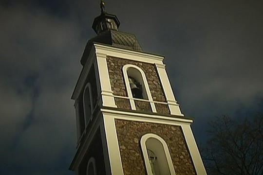 Eišiškėse – kunigas rėkia, o žudikai laidojami su bažnyčia?