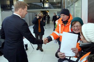 Vilniaus kiemsargiai prie Kalėdų stalo badmiriaus