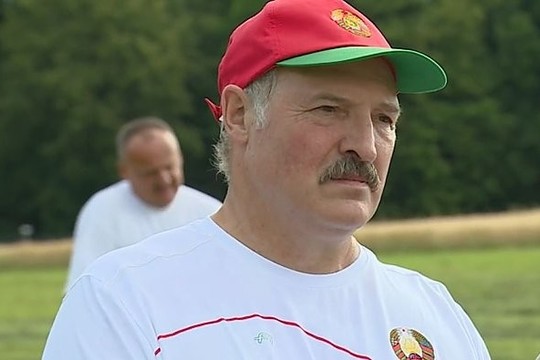 Kodėl diktatoriai nori atrodyti kaip Holivudo supermenai? (II)