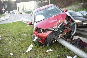 „Toyota“ ant atitvaro pakabinusi vilnietė – galvosūkis policijai