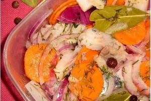 Suomiškai marinuota silkė: skonį keičia vienas ingredientas