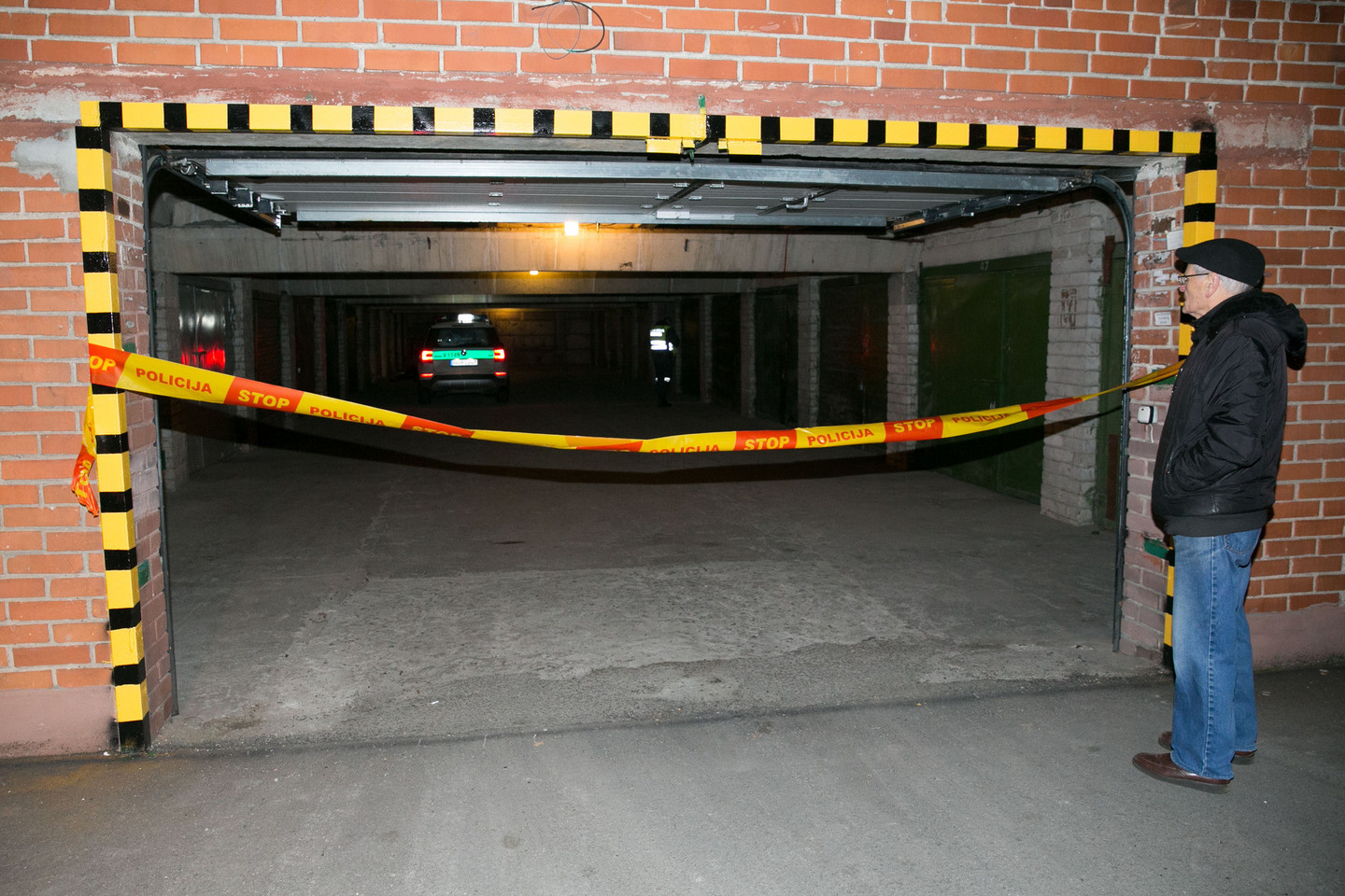 Kraupi 42 metų vilniečio savižudybė Viršuliškių rajono požeminiame garaže įvyko trečiadienį.<br>T.Bauro nuotr.