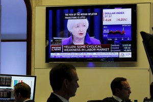 JAV smūgiai Rusijai: vakar – per naftą, šiandien – per rublį