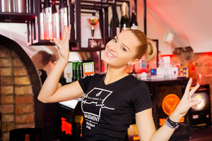 R. E. Mazurevičiūtė klubinėtojus žavėjo grožiu ir elegancija