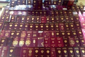 Įtariami „Islamo valstybės“ nariai gabeno ir lietuviškus pasus