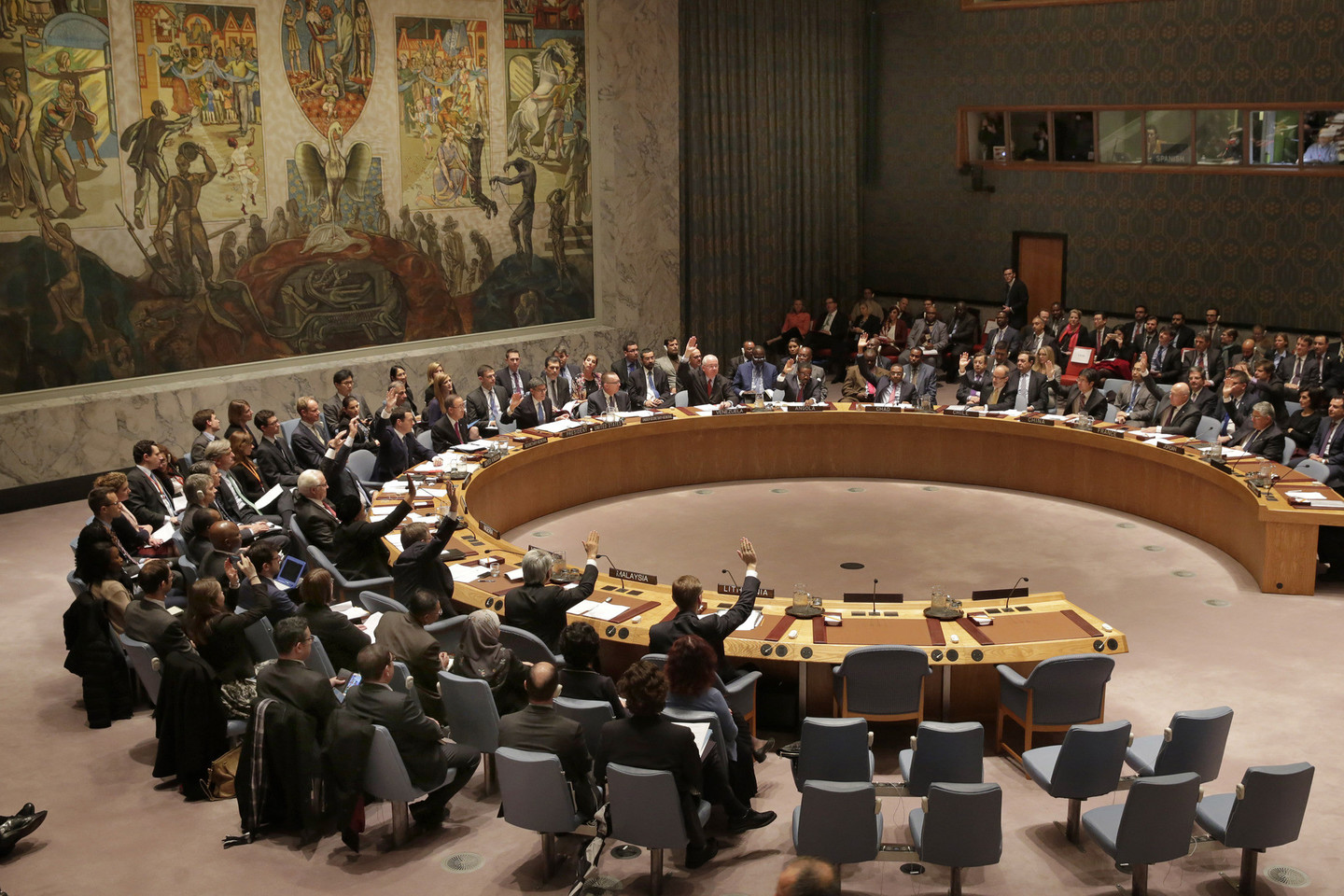 JT priėmė rezoliuciją, raginančią blokuoti IS finansavimą.<br>AP nuotr.