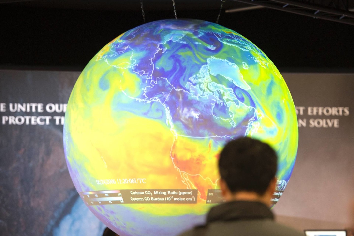 „Didžiumą Žemės rutulio yra apėmusi rekordiška šiluma“,– sakė J. Crouchas, NOAA Nacionalinio aplinkos informacijos centro klimatologas.