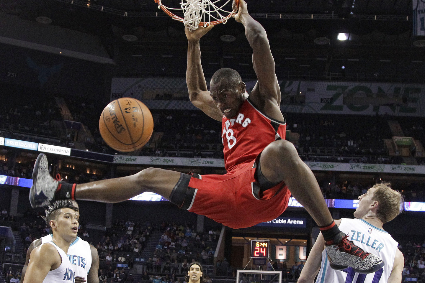 Bismackas Biyombo, po J.Valančiūno traumos, gavo šansą pasirodyti.