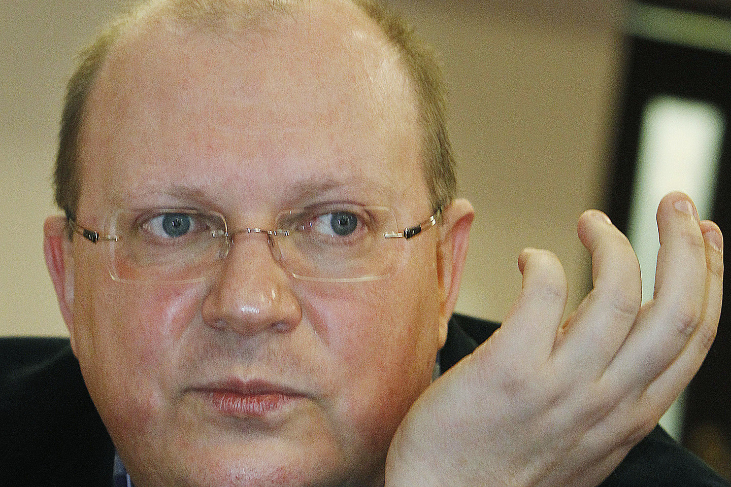 Lenkai deportavo šnipinėjimu įtariamą rusų žurnalistą Leonisą Sviridovą, o Rusija jai atsakė tuo pačiu.