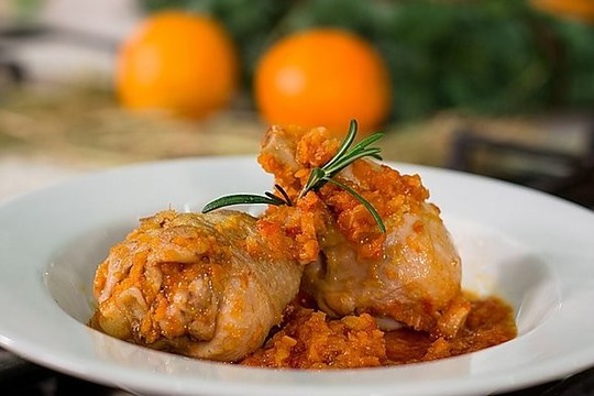 Kalėdų skanėstai: vištiena, kuriai ypatingo skonio suteikia gira