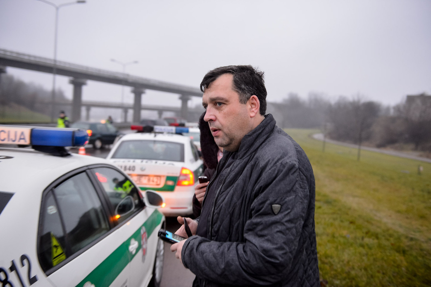 Prie automobilio „Nisan“ vairo sėdėjusiam vyrui buvo nustatytas lengvas girtumo laipsnis – 0,74 promilių.<br>J.Stacevičiaus nuotr.