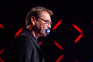 Kolegos Marijonui Mikutavičiui įteikė vaikiškų žaislų