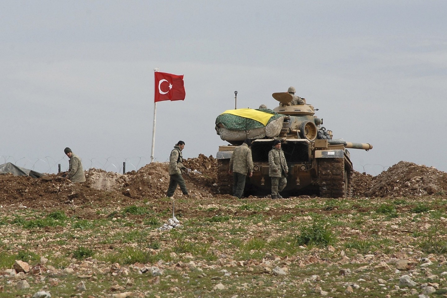 Turkija mėnesio pradžioje Šiaurės Irake dislokavo šimtus karių, taip pat tankų.