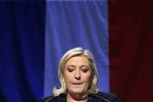 Teroristų nužudyto žurnalisto tėvus sukrėtė M. Le Pen poelgis