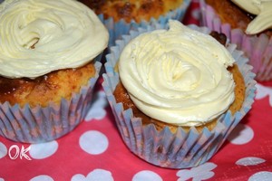 Dieviškai skanūs keksiukai, dvelkiantys cinamonu ir karamele