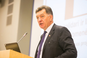 Algirdas Butkevičius pataria kuo skubiau atleisti D. Gineikaitę