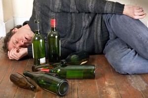 Gydytojai atvirai papasakojo apie lietuvių nuotykius išgėrus